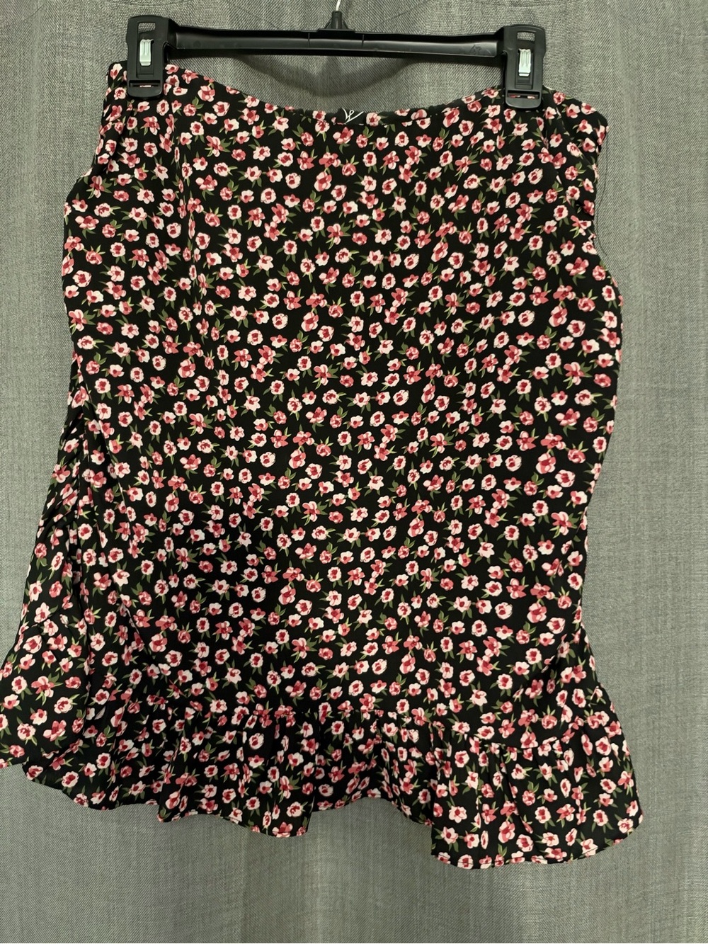 Black Floral Ruffle-Hem Skirt